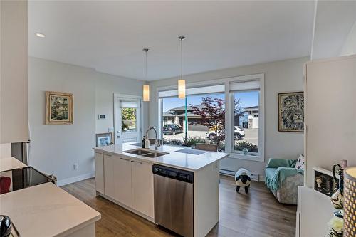 5697 Jasper Way, Kelowna, BC - Indoor Photo Showing Kitchen With Double Sink
