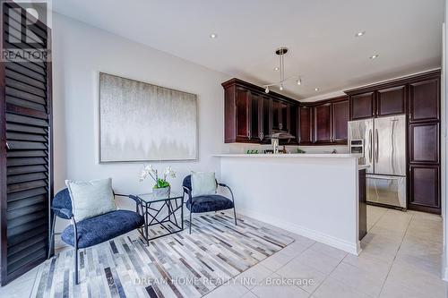 3519 Trilogy Trail, Mississauga, ON - Indoor Photo Showing Kitchen