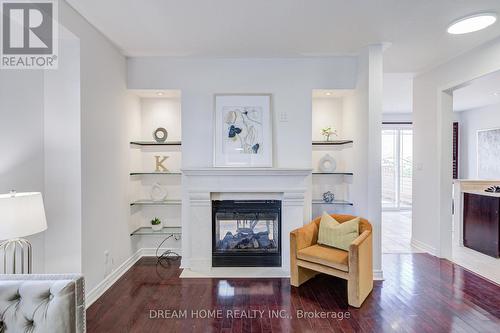 3519 Trilogy Trail, Mississauga, ON - Indoor Photo Showing Living Room With Fireplace