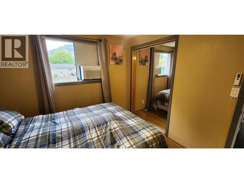 7827 22Nd Street, Grand Forks, BC - Indoor Photo Showing Bedroom