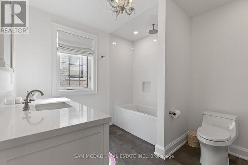 4 Iroquois Avenue, Mississauga, ON - Indoor Photo Showing Bathroom