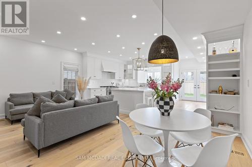 4 Iroquois Avenue, Mississauga, ON - Indoor