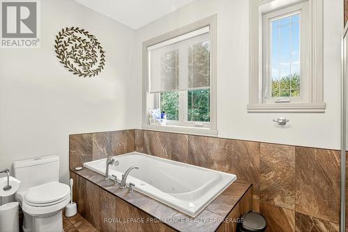 4671 Verona Sands Road, Frontenac (Frontenac South), ON - Indoor Photo Showing Bathroom