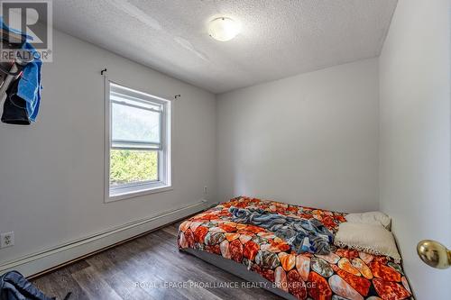 271-273 Rideau Street, Kingston (East Of Sir John A. Blvd), ON - Indoor Photo Showing Bedroom