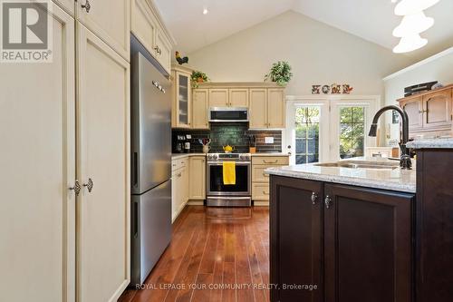 61 Frontier Drive, Niagara-On-The-Lake, ON - Indoor Photo Showing Kitchen With Upgraded Kitchen
