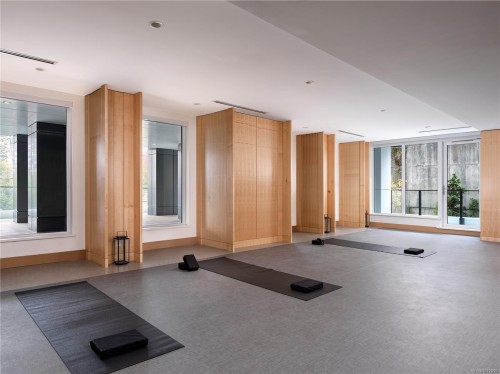 603-2000 Hannington Rd, Langford, BC - Indoor Photo Showing Other Room