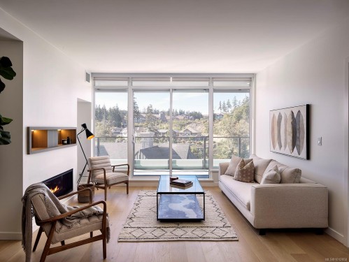 603-2000 Hannington Rd, Langford, BC - Indoor Photo Showing Living Room