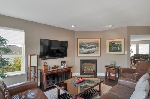 730 Nelson Rd, Campbell River, BC 