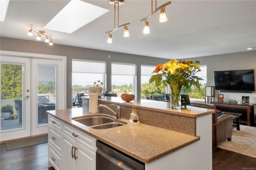 730 Nelson Rd, Campbell River, BC 