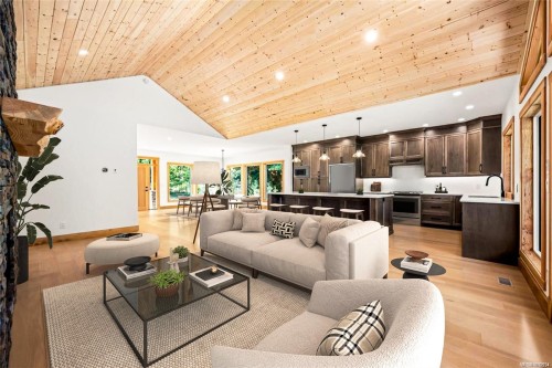 3368 Small Rd, Courtenay, BC 