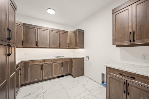 3368 Small Rd, Courtenay, BC 