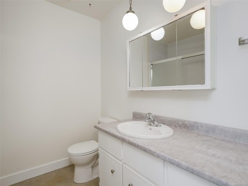 308-1745 Leighton Rd, Victoria, BC - Indoor Photo Showing Bathroom