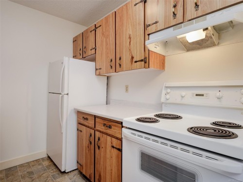 308-1745 Leighton Rd, Victoria, BC - Indoor Photo Showing Kitchen