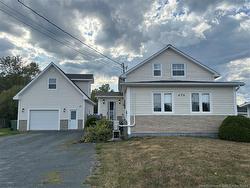 676 Rue Principale  Beresford, NB E8K 2Y1
