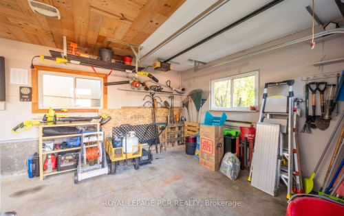 127 Jane Street, Shelburne, ON - Indoor Photo Showing Garage