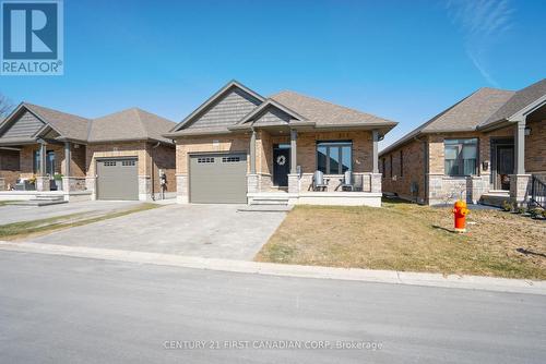 19 - 159 Collins Way, Strathroy-Caradoc (Se), ON - Outdoor With Facade