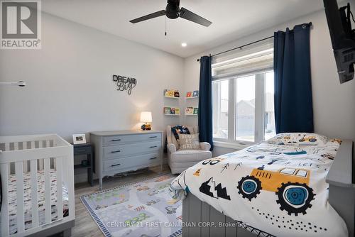 19 - 159 Collins Way, Strathroy-Caradoc (Se), ON - Indoor Photo Showing Bedroom