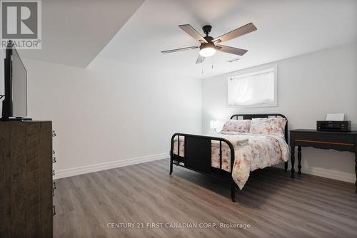 19 - 159 Collins Way, Strathroy-Caradoc (Se), ON - Indoor Photo Showing Bedroom