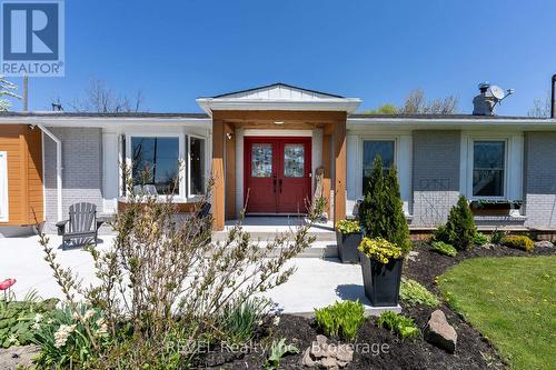 350 Kemp Road W, Grimsby (Grimsby Escarpment), ON - Outdoor With Facade