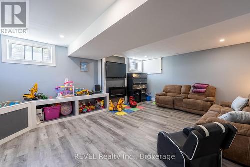 350 Kemp Road W, Grimsby (Grimsby Escarpment), ON - Indoor