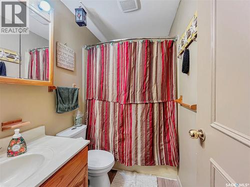 2450 15Th Avenue E, Prince Albert, SK - Indoor Photo Showing Bathroom