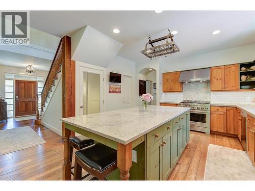 5127 Luckett Court, Kelowna, BC - Indoor Photo Showing Kitchen