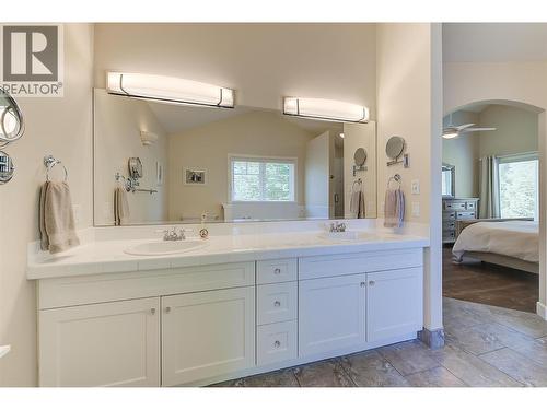 5127 Luckett Court, Kelowna, BC - Indoor Photo Showing Bathroom