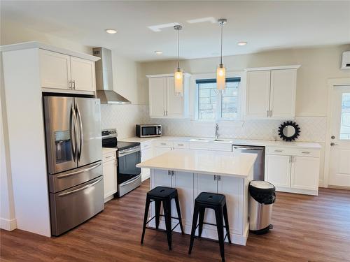 705 Kpokl Road, Invermere, BC - Indoor Photo Showing Kitchen With Upgraded Kitchen