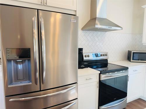 705 Kpokl Road, Invermere, BC - Indoor Photo Showing Kitchen