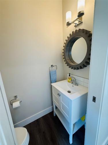 705 Kpokl Road, Invermere, BC - Indoor Photo Showing Bathroom