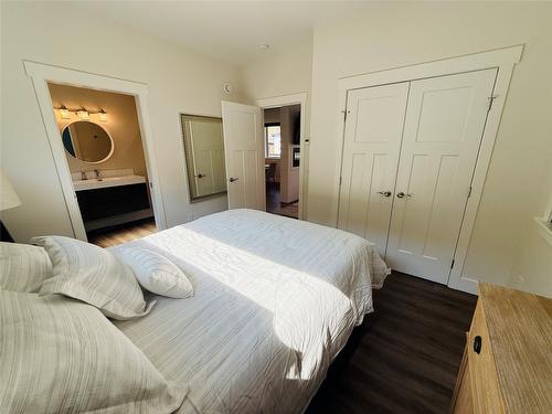 705 Kpokl Road, Invermere, BC - Indoor Photo Showing Bedroom