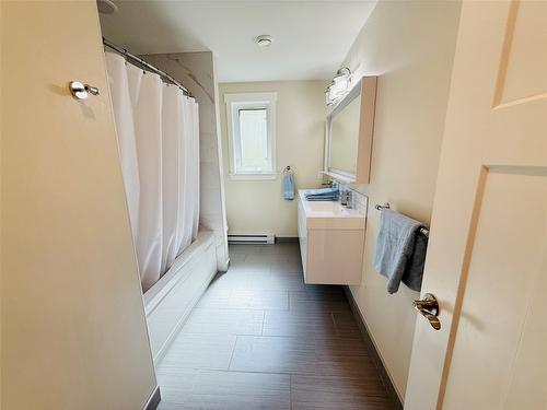 705 Kpokl Road, Invermere, BC - Indoor