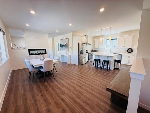 705 Kpokl Road, Invermere, BC - Indoor