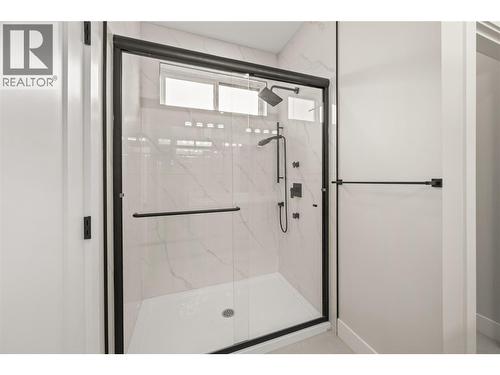 1789 Viewpoint Drive, Kelowna, BC - Indoor Photo Showing Bathroom