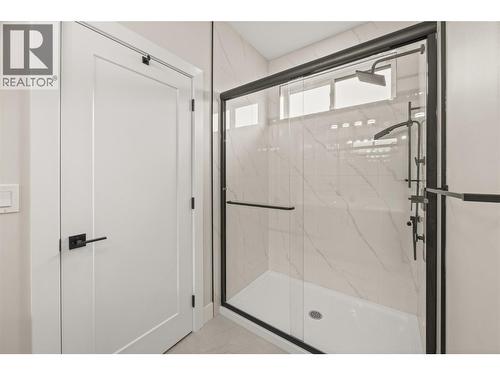 1789 Viewpoint Drive, Kelowna, BC - Indoor Photo Showing Bathroom