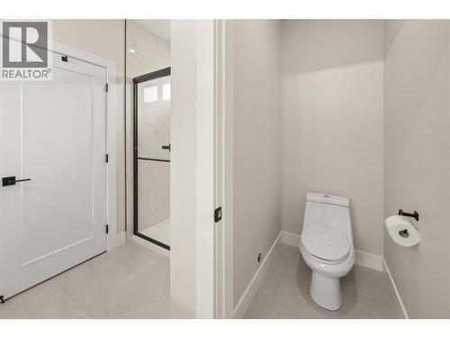 1789 Viewpoint Drive, Kelowna, BC - Indoor Photo Showing Bathroom