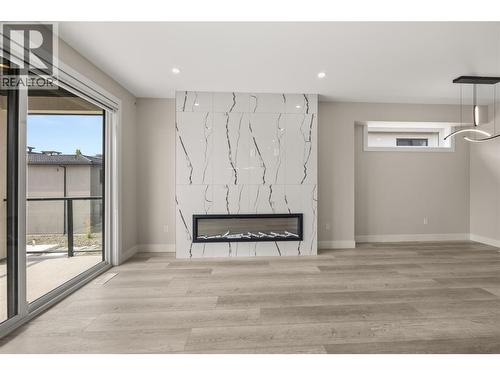 1789 Viewpoint Drive, Kelowna, BC - Indoor With Fireplace