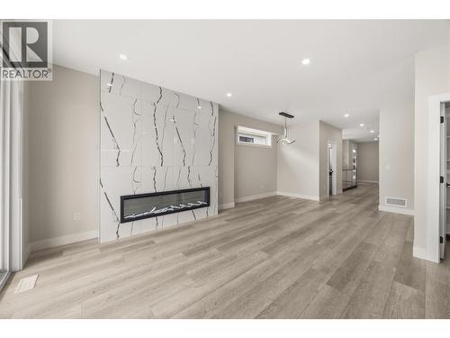 1789 Viewpoint Drive, Kelowna, BC - Indoor With Fireplace