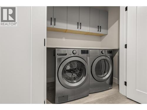 1789 Viewpoint Drive, Kelowna, BC - Indoor Photo Showing Laundry Room