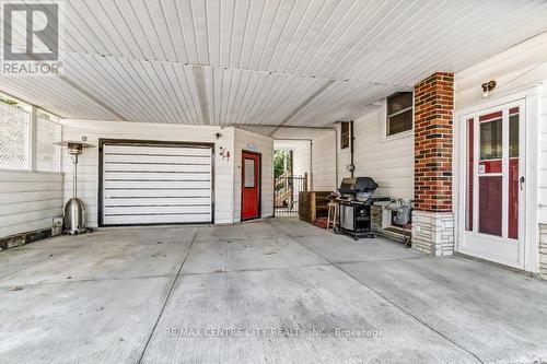 26 Brock Street, St. Thomas, ON -  Photo Showing Garage