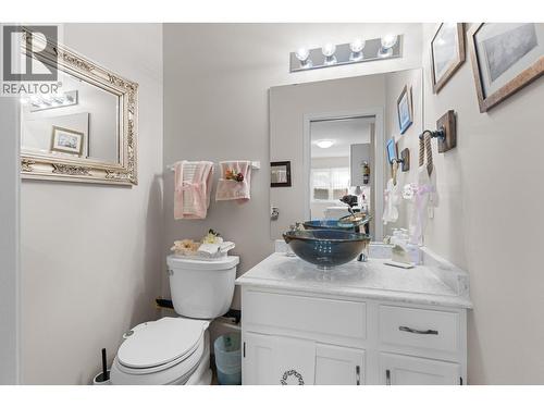 1991 Horizon Drive, West Kelowna, BC - Indoor Photo Showing Bathroom