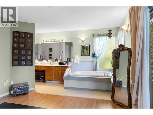 1991 Horizon Drive, West Kelowna, BC - Indoor Photo Showing Bathroom