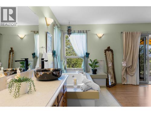 1991 Horizon Drive, West Kelowna, BC - Indoor