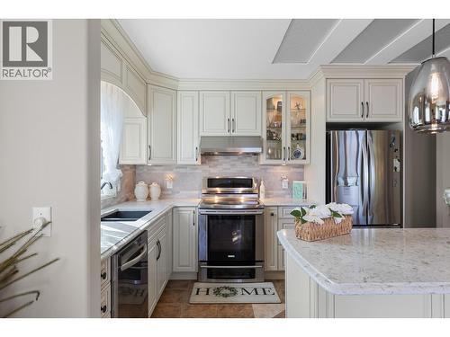 1991 Horizon Drive, West Kelowna, BC - Indoor Photo Showing Kitchen With Double Sink