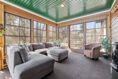 Véranda - 42 Ch. Higgins, Low, QC - Indoor