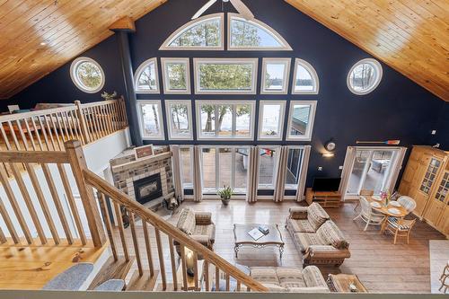 Vue d'ensemble - 42 Ch. Higgins, Low, QC - Indoor Photo Showing Other Room With Fireplace