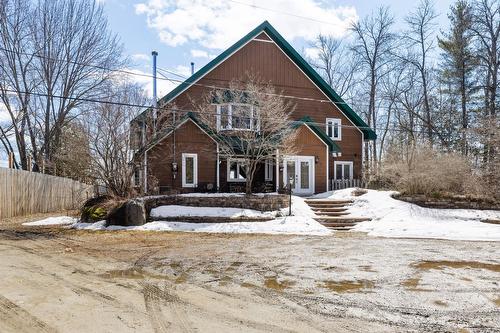 Face arrière - 42 Ch. Higgins, Low, QC - Outdoor