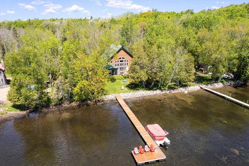 Photo aérienne - 42 Ch. Higgins, Low, QC - Outdoor With Body Of Water With View