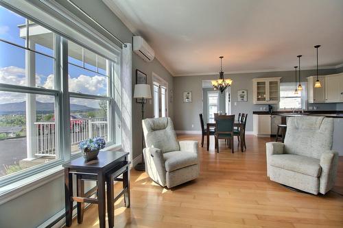 Salon - 623 Rue St-Alphonse S., Magog, QC - Indoor Photo Showing Living Room
