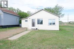 11 B AVENUE  Willow Bunch, SK S0H 4K0